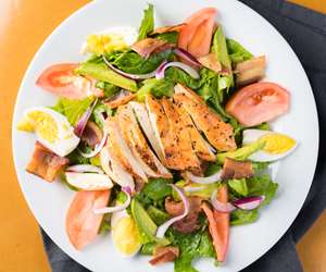 Fresh salad with grilled chicken