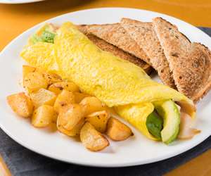 omelette with fresh avocado